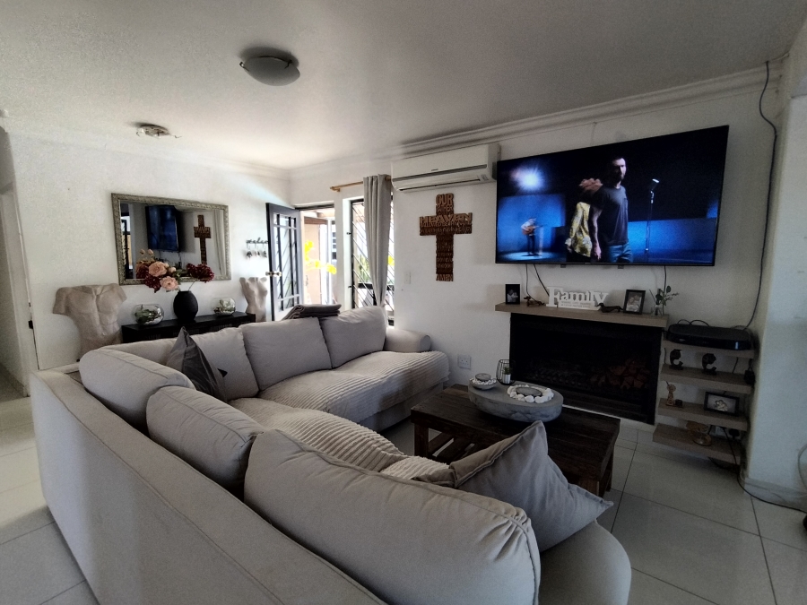 To Let 3 Bedroom Property for Rent in Soneike Western Cape